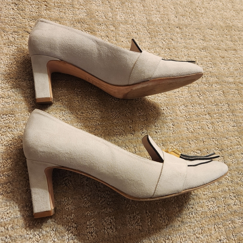 Stuart Weitzman - Picture 6 of 9